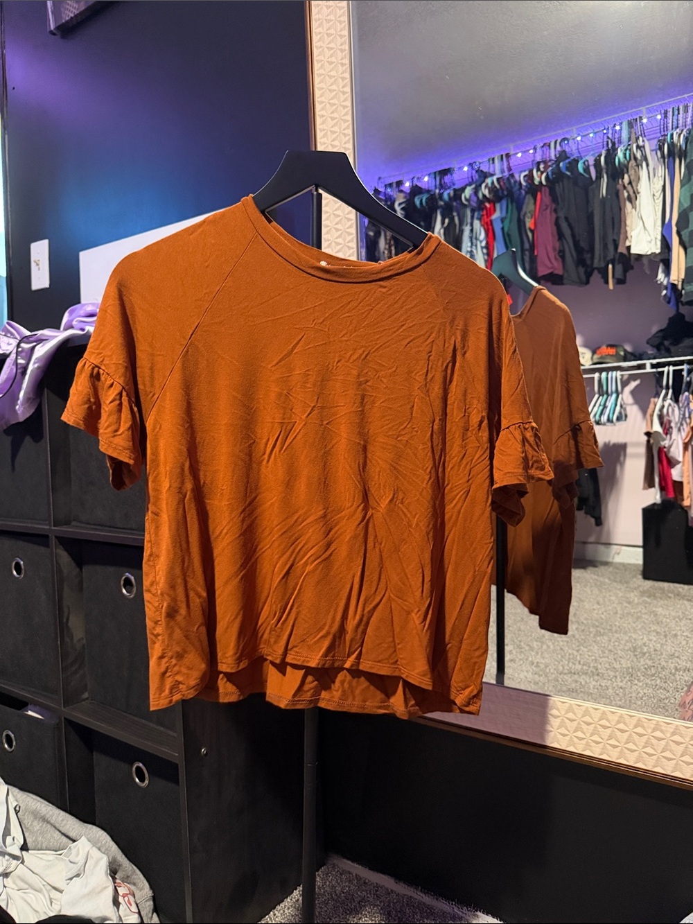 gimmicks by BKE Rust Orange Ruffle Sleeve Tee